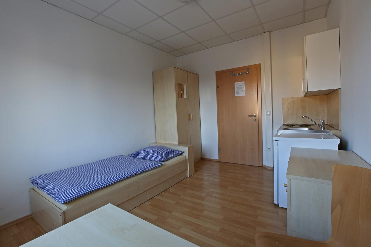 Montagehotel Living@Linz Esterno foto