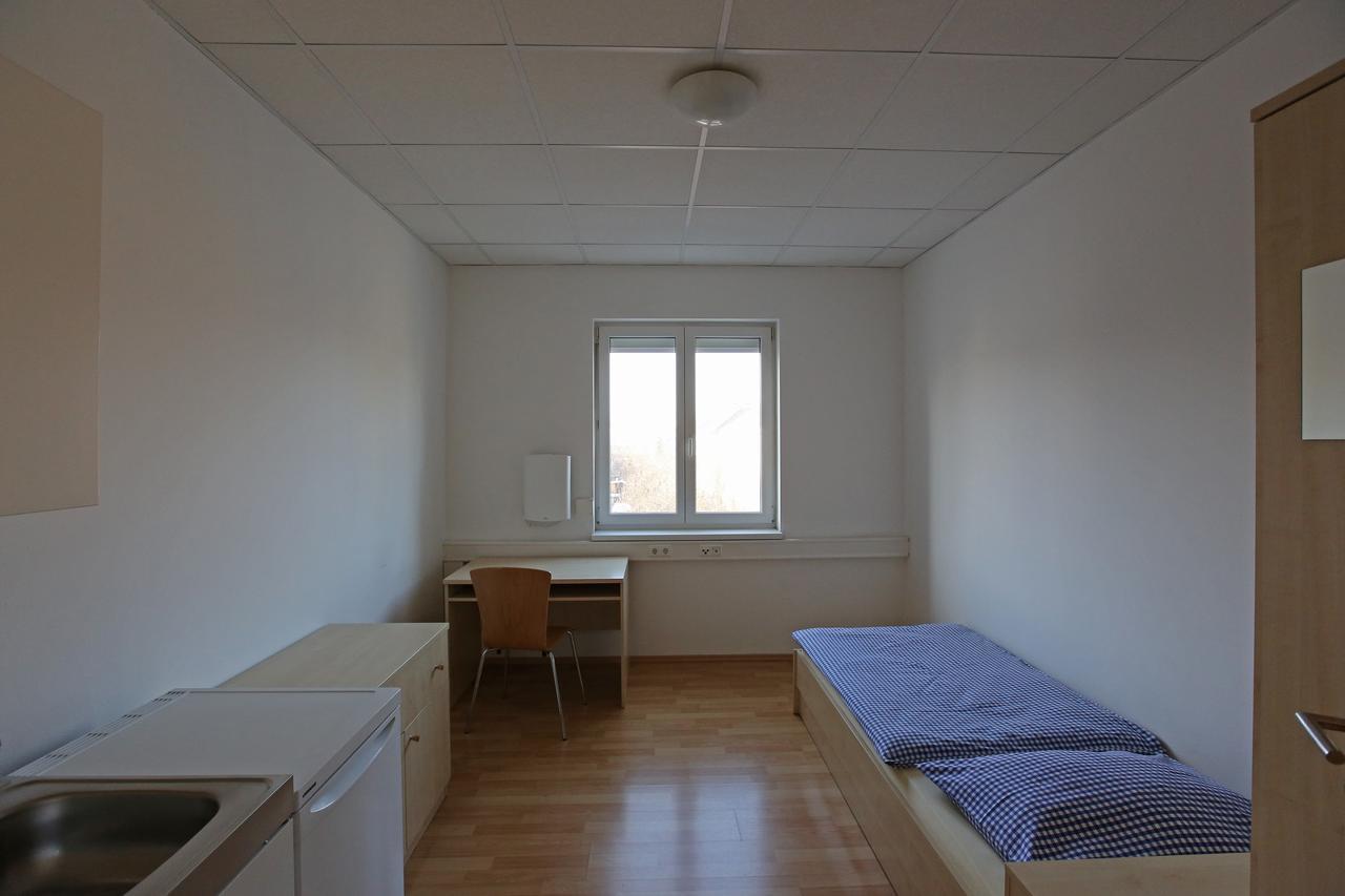 Montagehotel Living@Linz Esterno foto