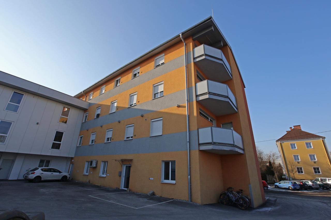 Montagehotel Living@Linz Esterno foto