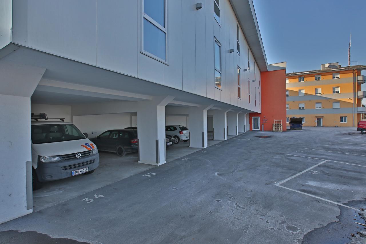 Montagehotel Living@Linz Esterno foto