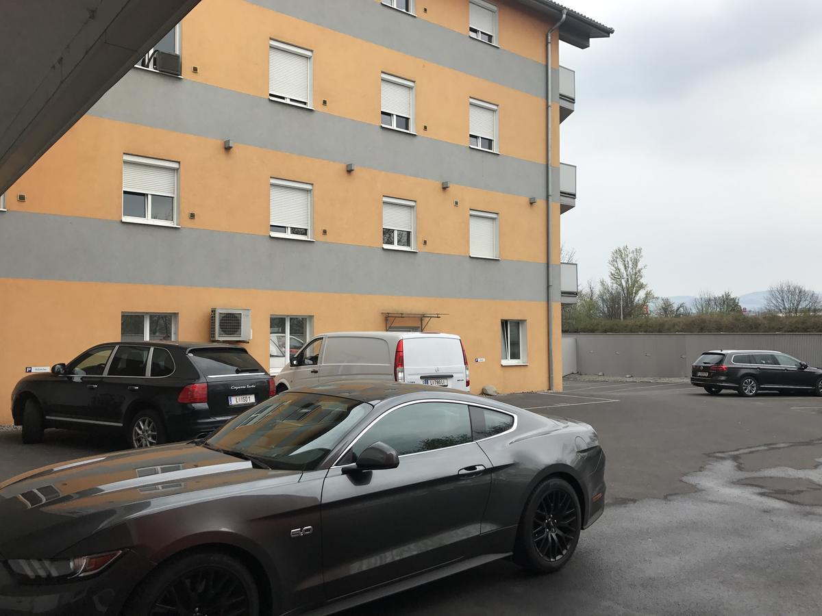 Montagehotel Living@Linz Esterno foto